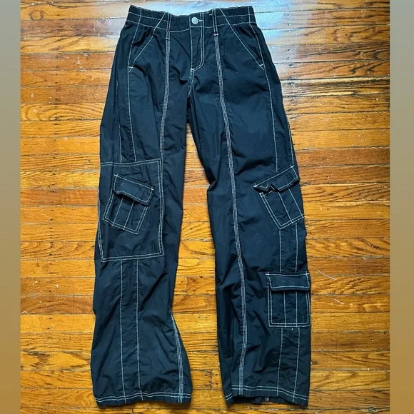 NWOT Black Cargo Pants 90s Y2K Punk Grunge small s pockets edgy rave Forever 21 - Picture 2 of 4
